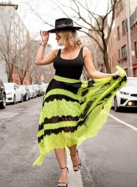 Alice + Olivia Katz Lace Pleated Midi Skirt – Like New – Size 6